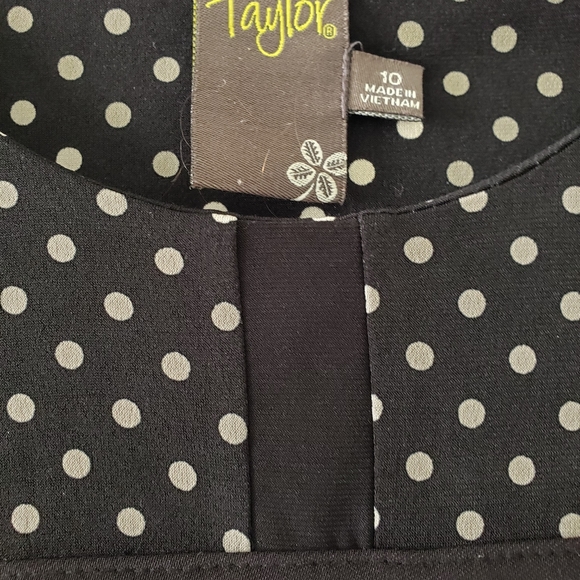 Taylor Geometric/Floral Print Jersey Dress. Size 10. - Picture 3 of 7